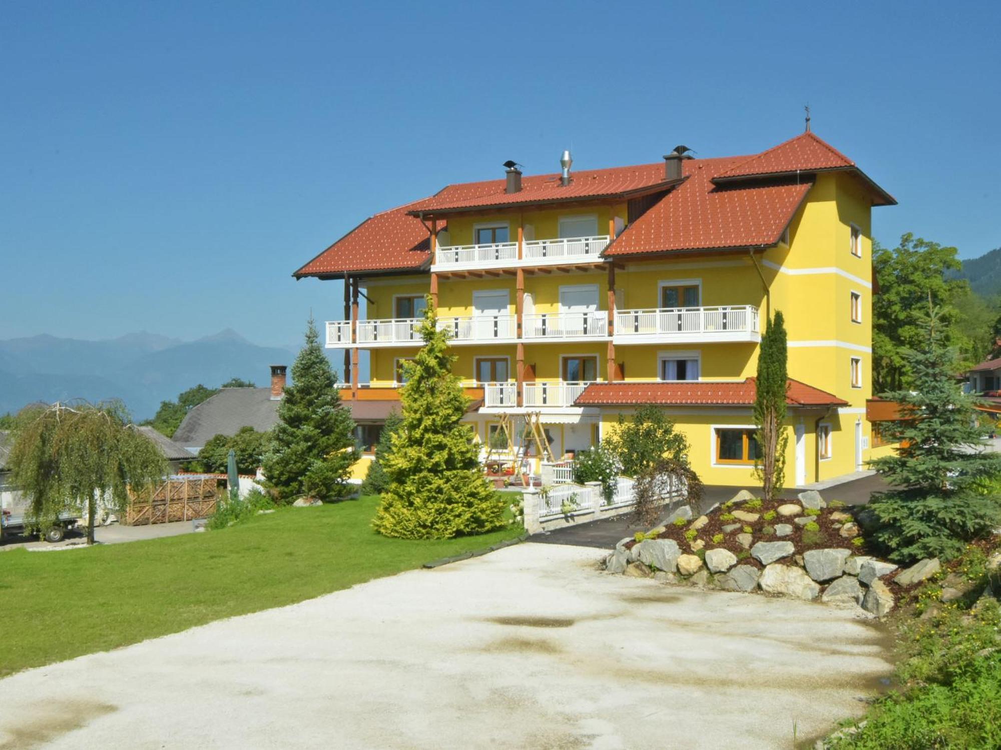 Hotel Berghof Мильстат Экстерьер фото